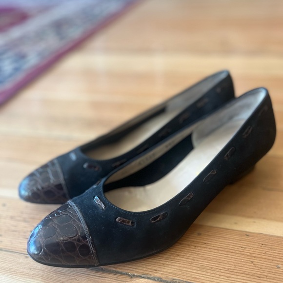 Black and Brown Salvatore Ferragamo Block Heel Pumps, Size 9 - Picture 1 of 8